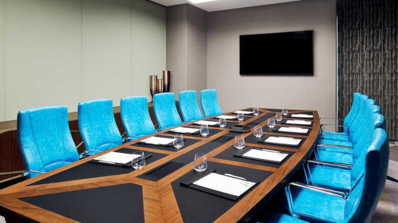 Holiday Inn Dubai Al-Maktoum Airport By Ihg Exterior foto