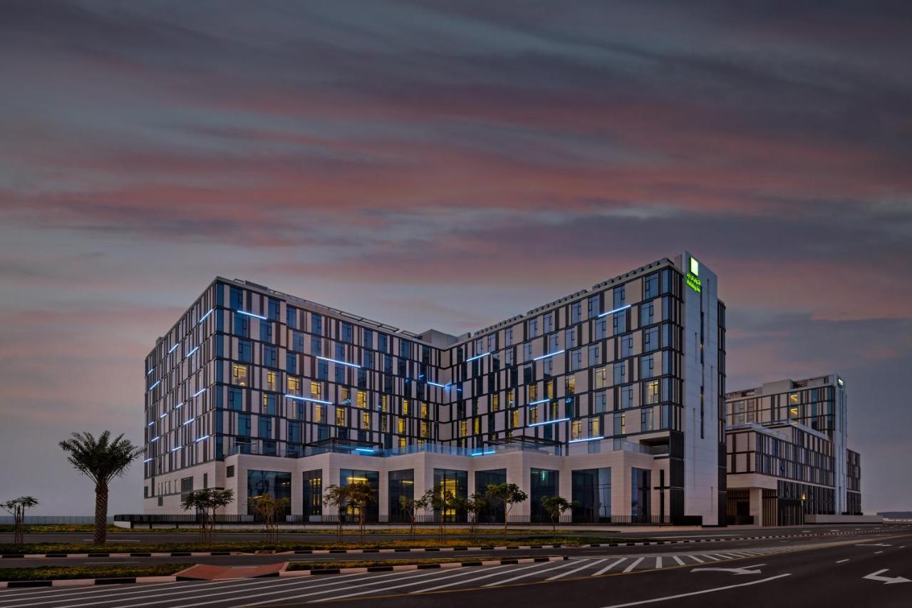 Holiday Inn Dubai Al-Maktoum Airport By Ihg Exterior foto